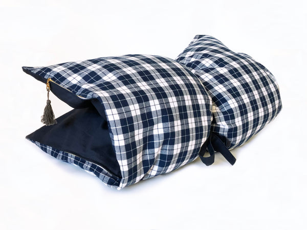 Plaid Flannel & Twill Mini Throwbed In Navy & White | hedgehouseusa