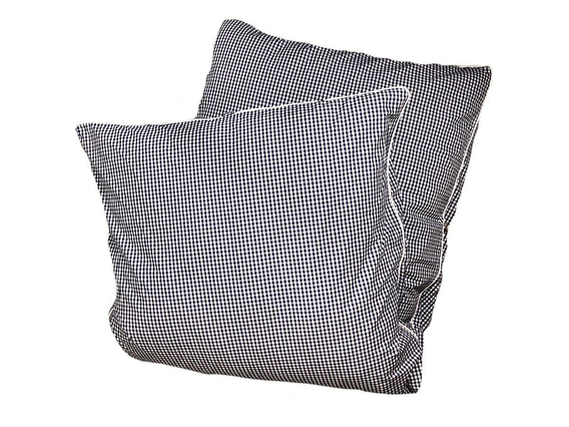 Throwbed in Gingham with Pipe