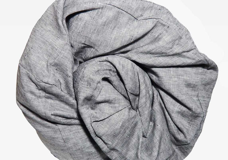Throwbed in Yarn Dyed Solid Charcoal Linen
